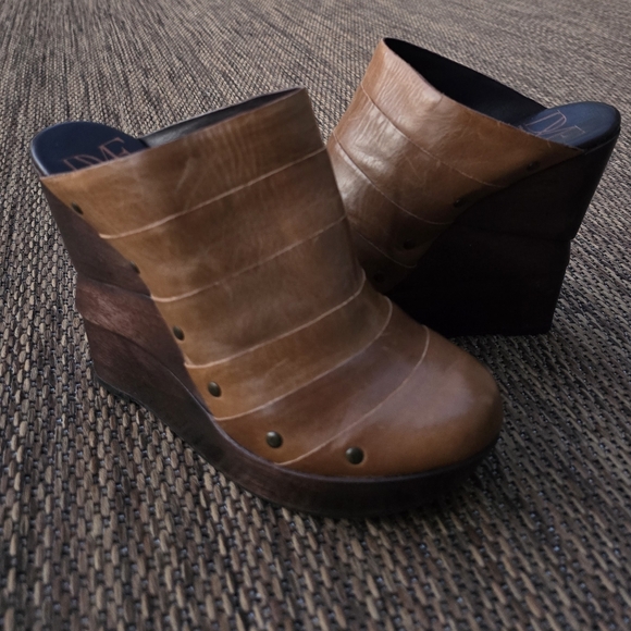 Diane Von Furstenberg "Octavia" Wedge Clogs - Picture 7 of 14